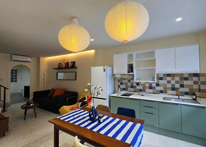 Townhouse Near Ladprao With Bathtub Apartment *